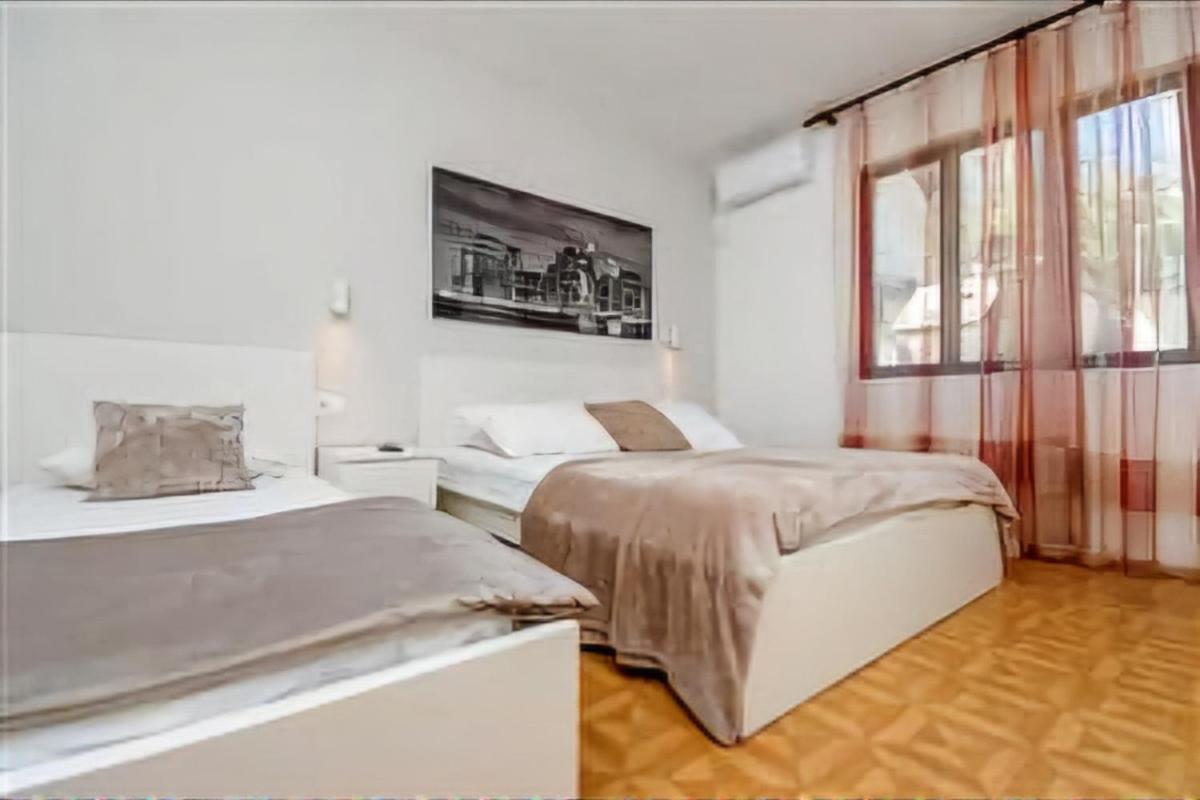 Appartement Sablic à Marina Chambre photo